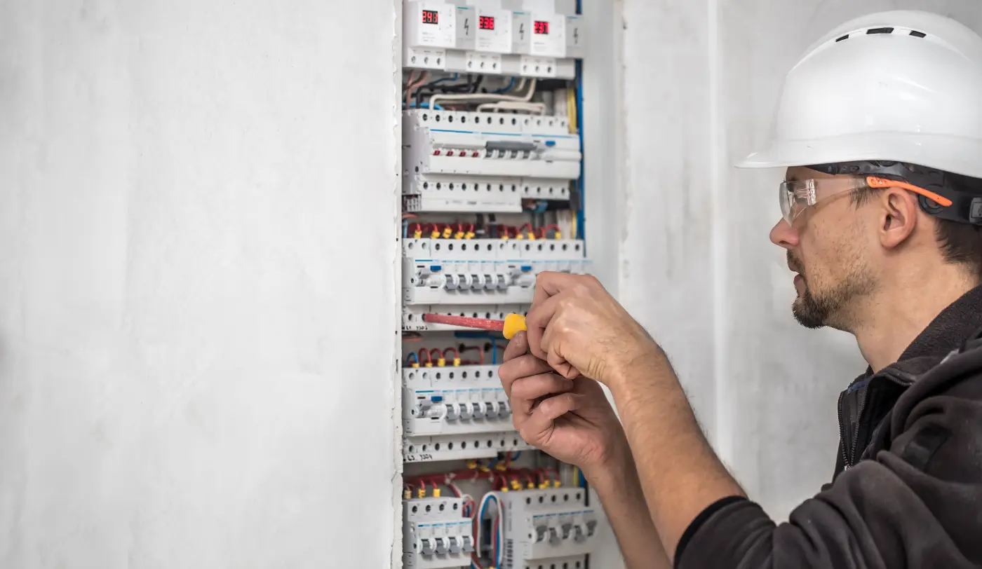 Fabrika elektrik tesisatı nasıl olmalı?